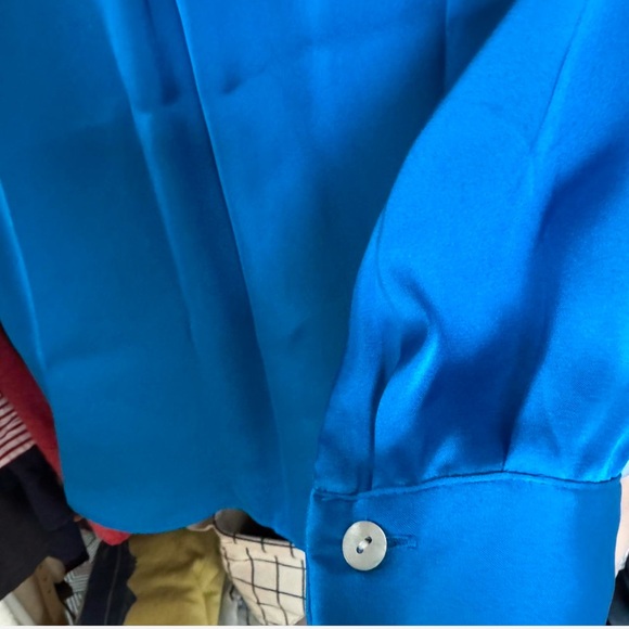 Zara Women's Blue Satin Button-Up Top - Picture 4 of 5